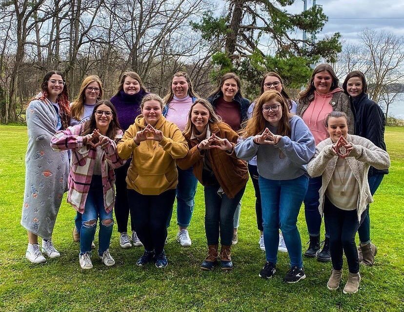 Our @adxpsi_una sisters throwing what they know! ❤️💙