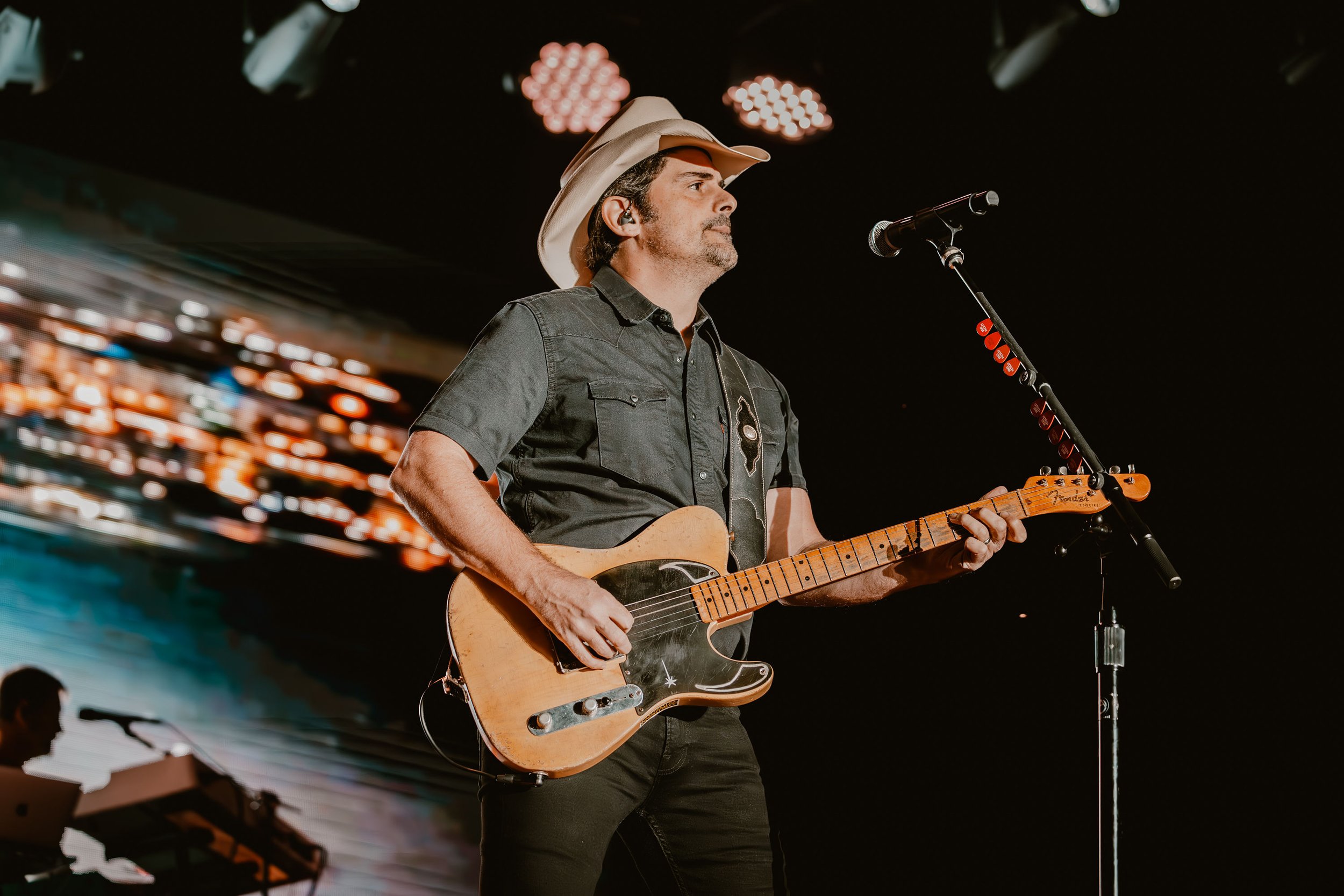 BradPaisley-12.jpg