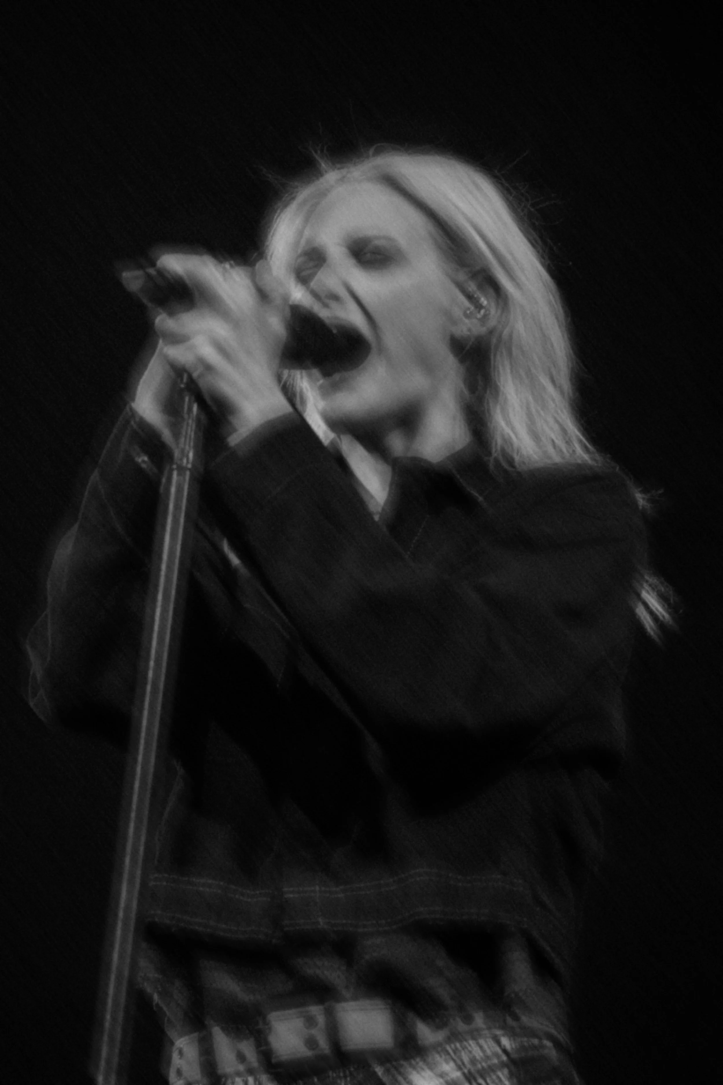 Picsart_25-08-04_16-14-38-382.jpg