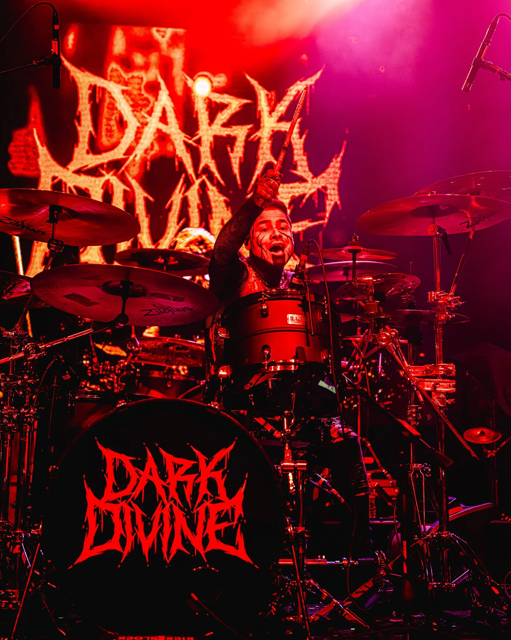 2509023_DARK DIVINE_0264.jpg