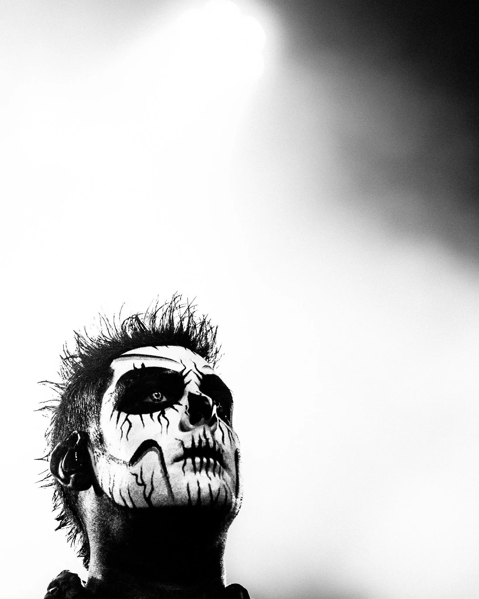 2509023_DARK DIVINE_2316.jpg
