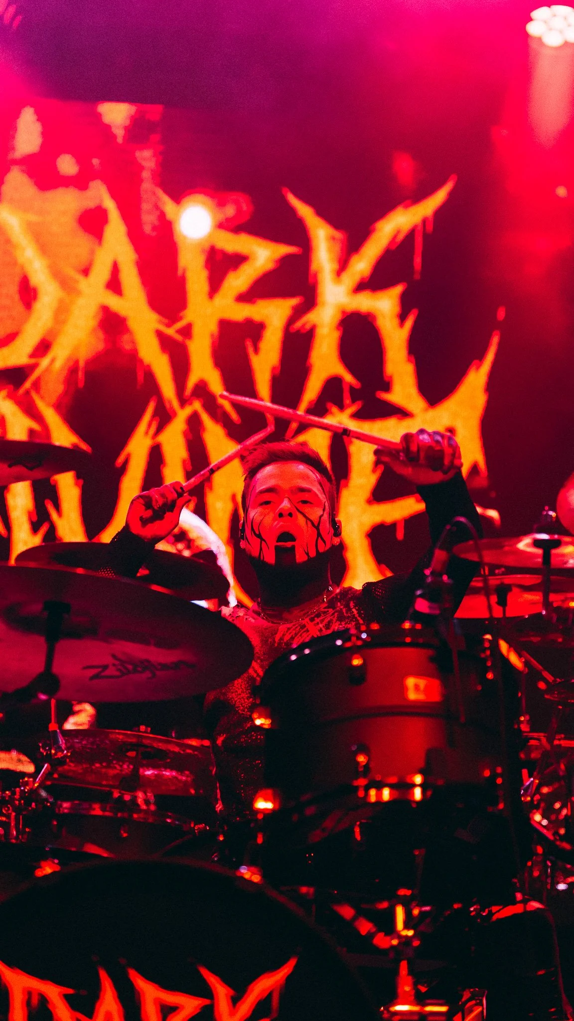 2509023_DARK DIVINE_2400.jpg