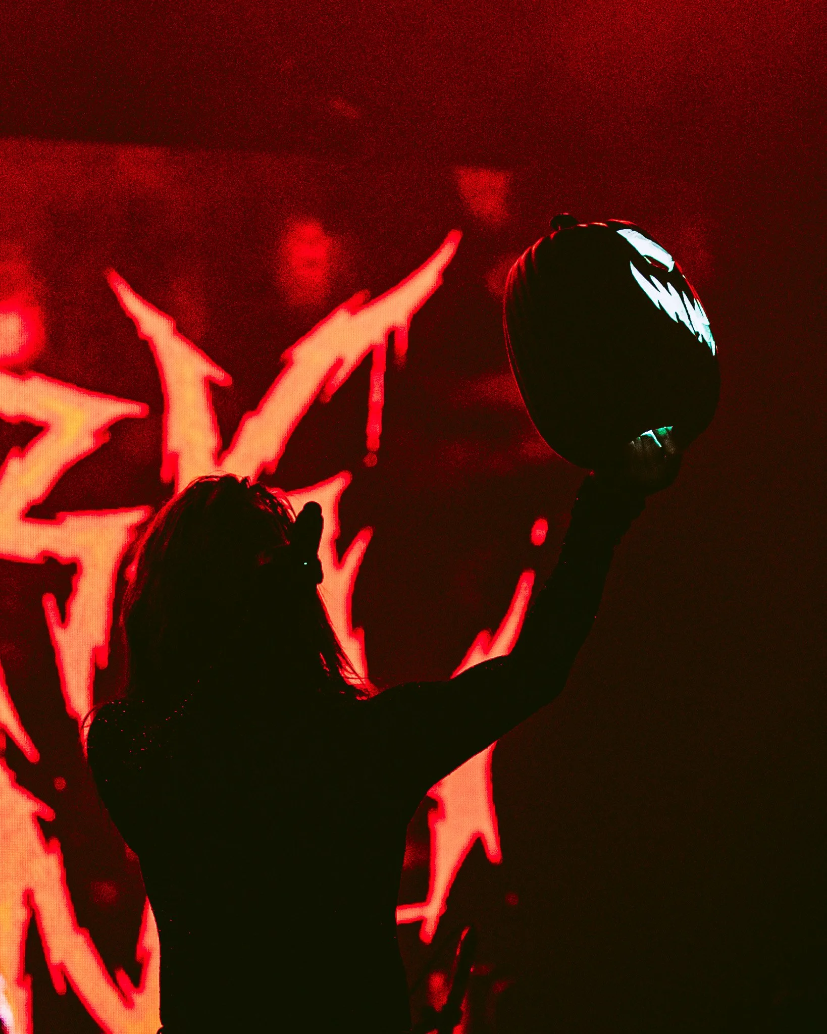 2509023_DARK DIVINE_2613.jpg