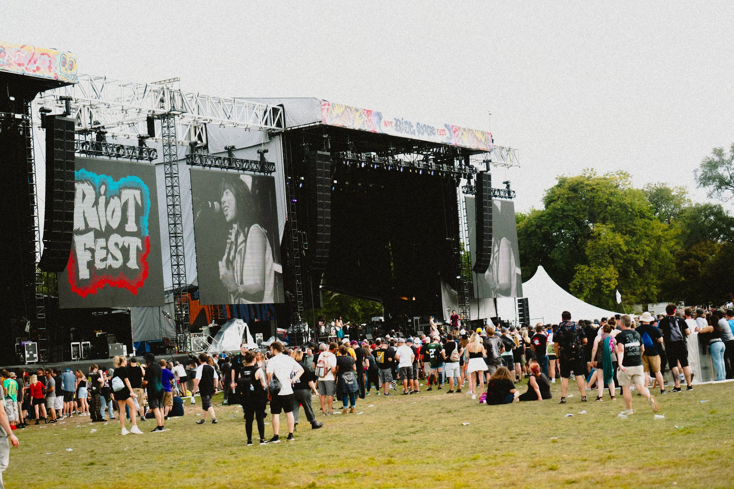 RIOT-@ISABELELISEPHOTO-UNCLEAR-22.jpg
