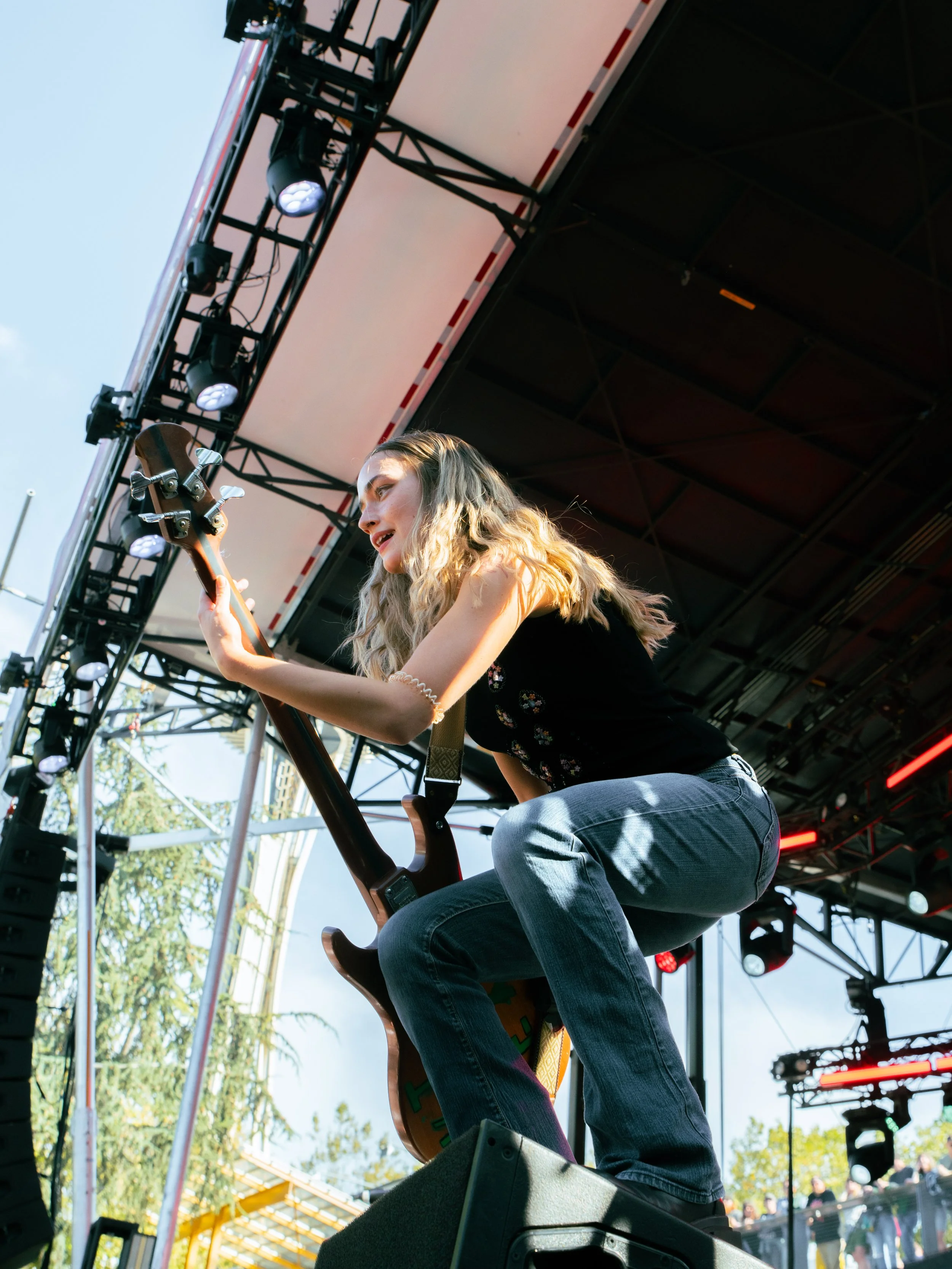 CORRINASTADLER_CORRINA.BOBINA_Bumbershoot2026_DieSpitz-10.jpg