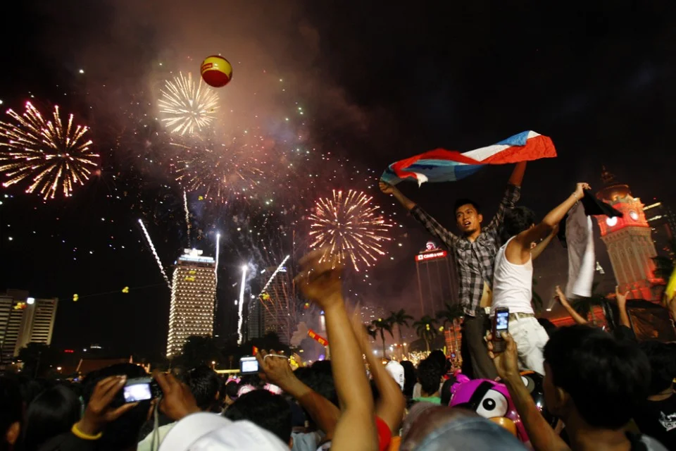 Allow Me to Reintroduce Myself: "Filipino-American" vs. "Filipino American"