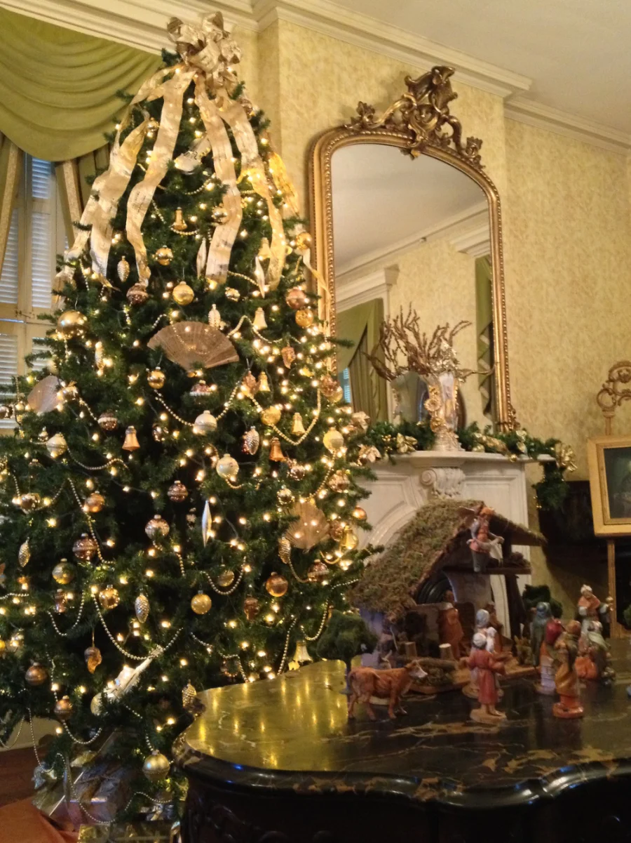 parlor-tree.jpg