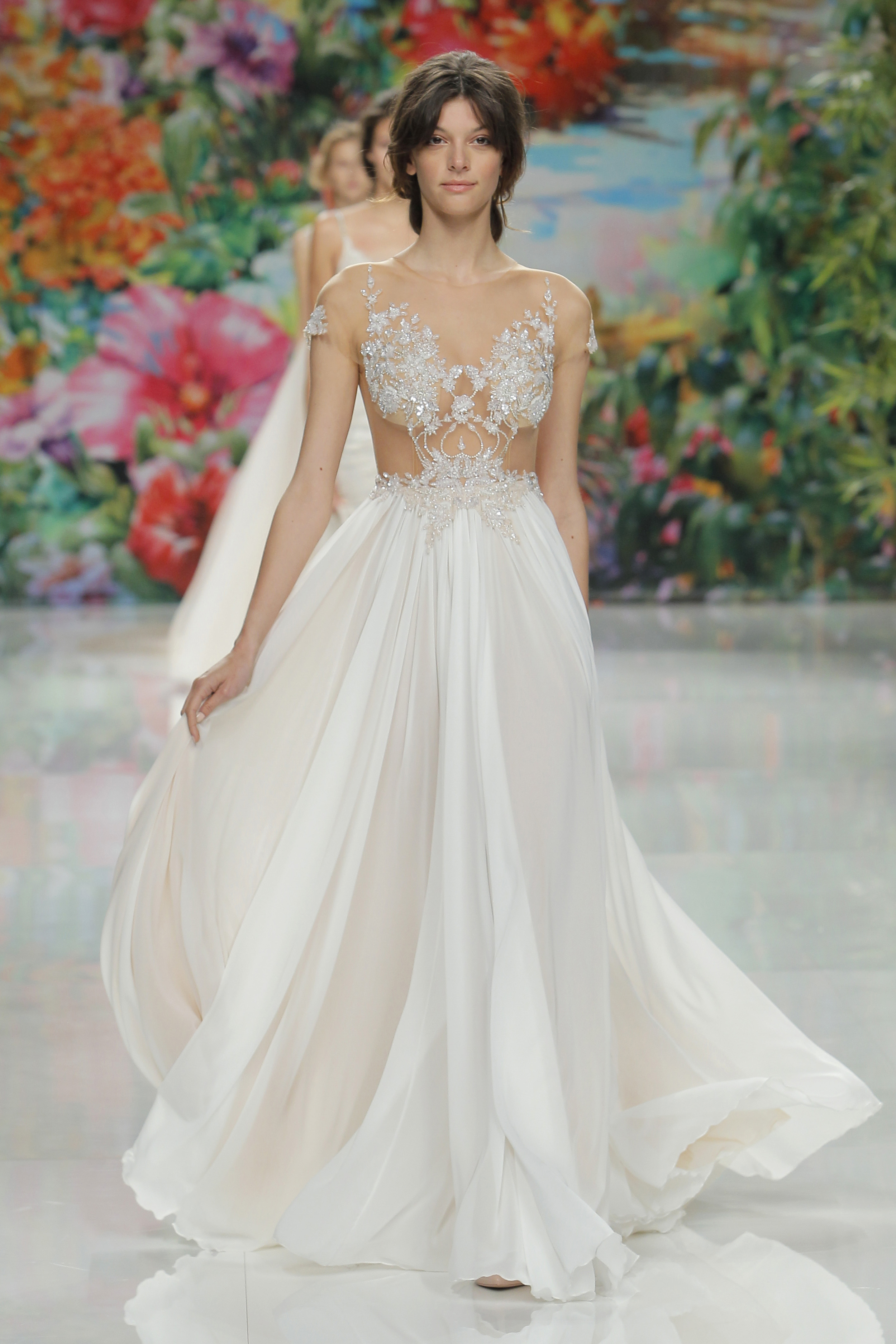 Beautiful gowns for sophisticated brides