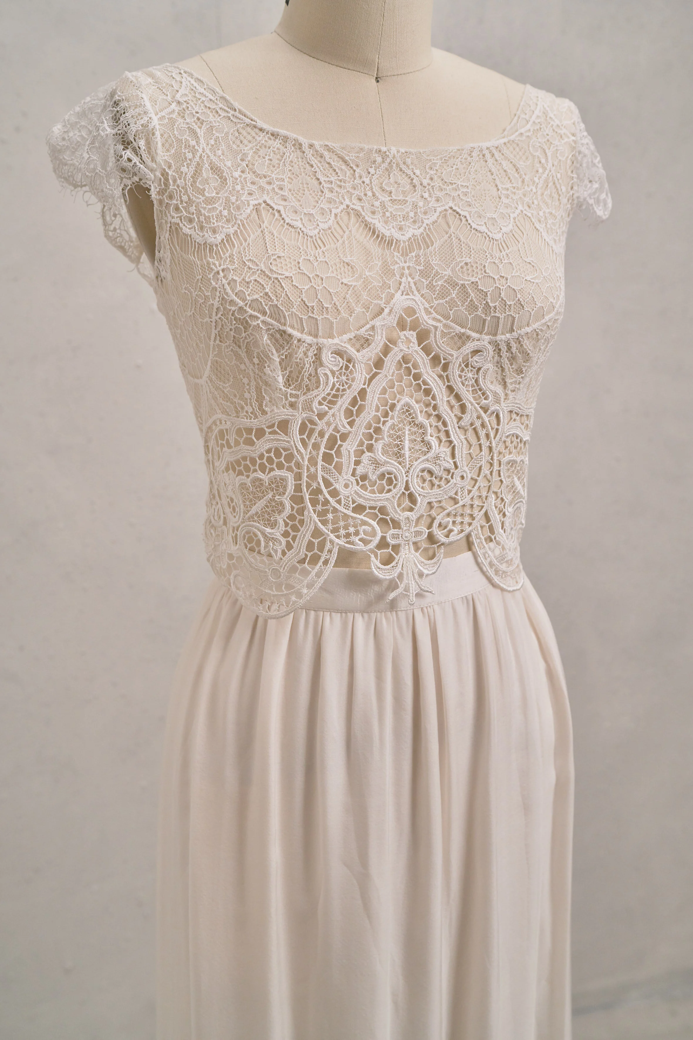 Bella Topper Front.jpg