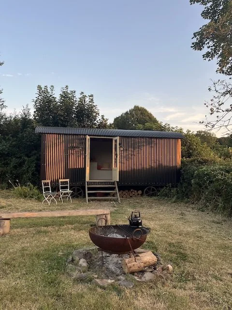 JAXX HUT SET UP.jpg