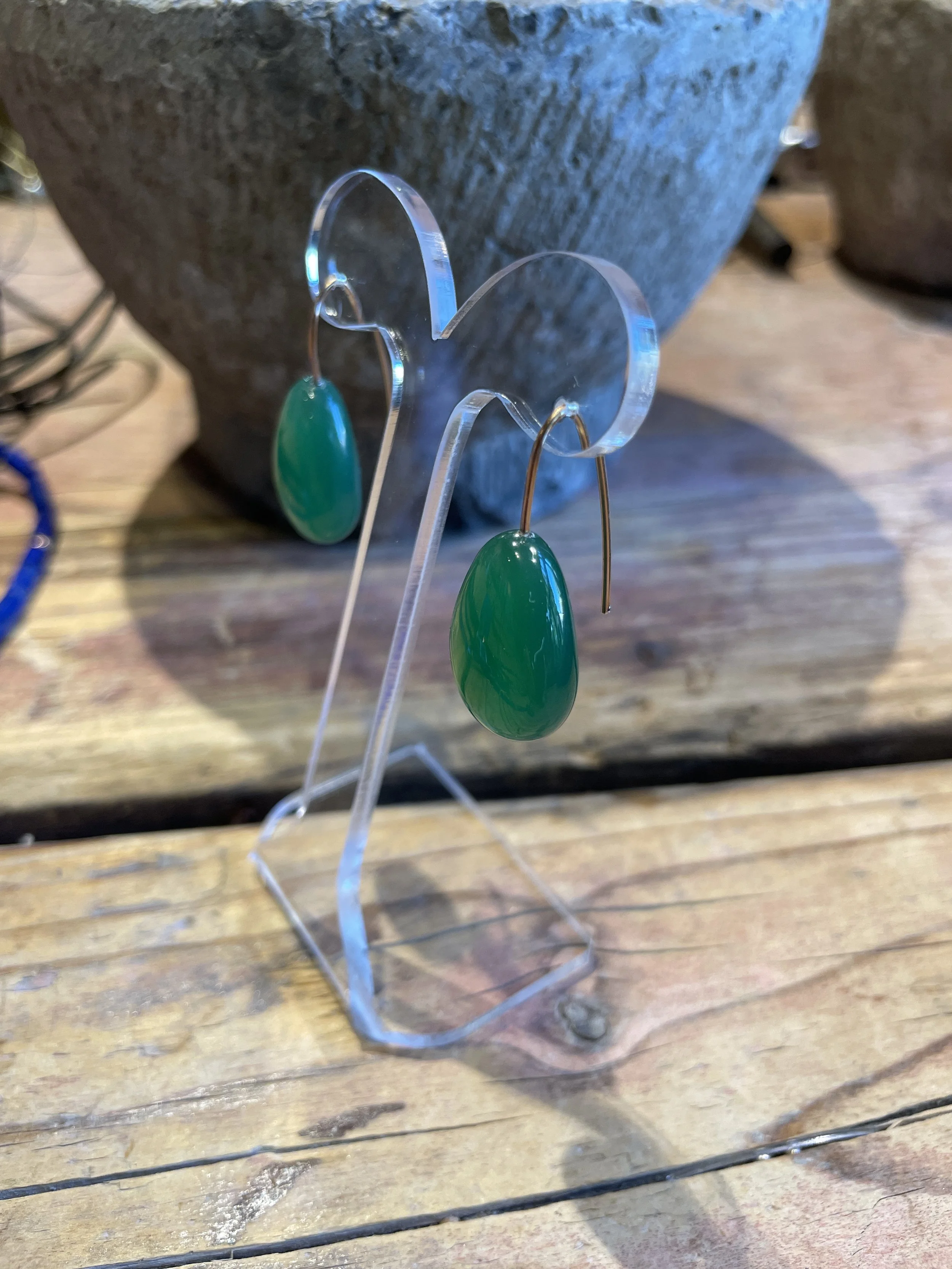 Groene Agaath briolet op goud.