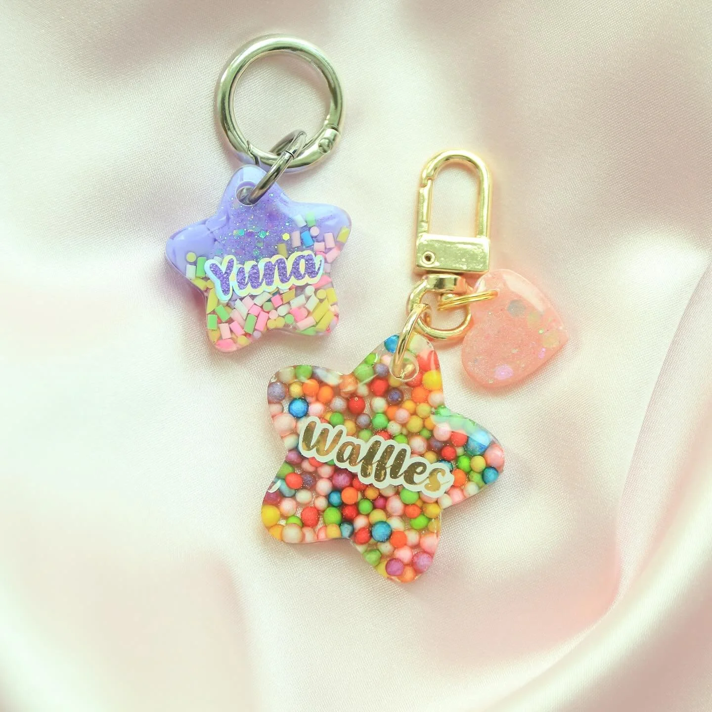 Team 𝘽𝙞𝙧𝙩𝙝𝙙𝙖𝙮 𝘾𝙖𝙠𝙚 or Team 𝙍𝙖𝙞𝙣𝙗𝙤𝙬 𝙋𝙤𝙥?
.
.
.
.
.
.
.
.
.
#yourmories #sgpets #singaporedogs #singaporecats #sgdogs #sgpuppy #sgcats #pettags #customizepettag #customizedogtags #singapawrean #toocutepetclub #sgresinart #singapor