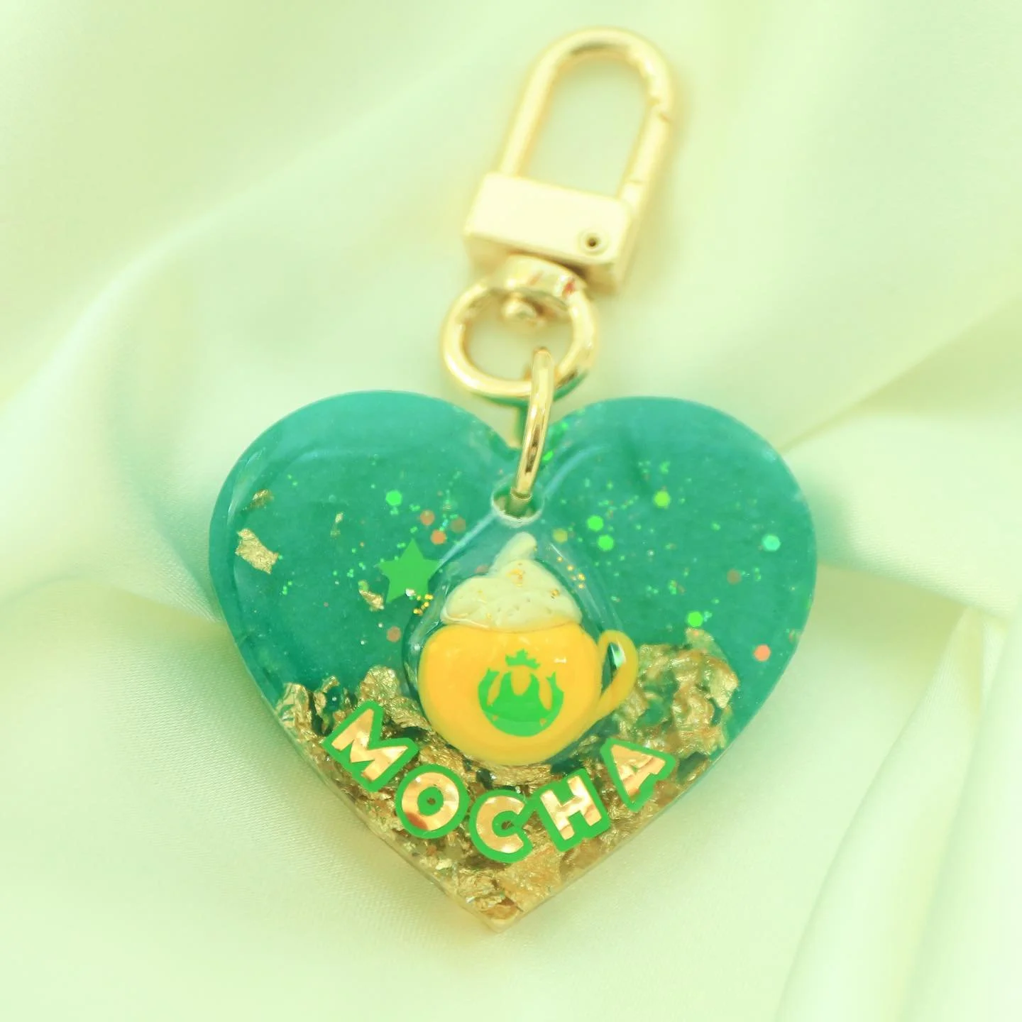 A dose of Starbies to wake you up this morning? Or are your furry companions doing that for you already?
.
.
.
.
.
.
#yourmories #yourmemories #sgpets #sgdogs #sgpuppy #sgcats  #customizepettag #customizedogtags #toocutepetclub #sgresinart #singapore