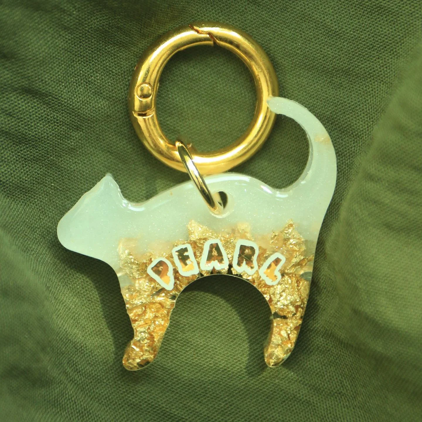 Is this kitty doing a BIG STRETCH or could it be spooked? 👻

𝙏𝙃𝙀 𝘽𝙊𝙊 𝙆𝙄𝙏𝙏𝙔
4x4cm

.
.
.
.
.
.
.
.
.
#yourmories #yourmemories #sgpets #sgdogs #sgpuppy #sgcats  #customizepettag #customizedogtags #toocutepetclub #sgresinart #singaporeart #