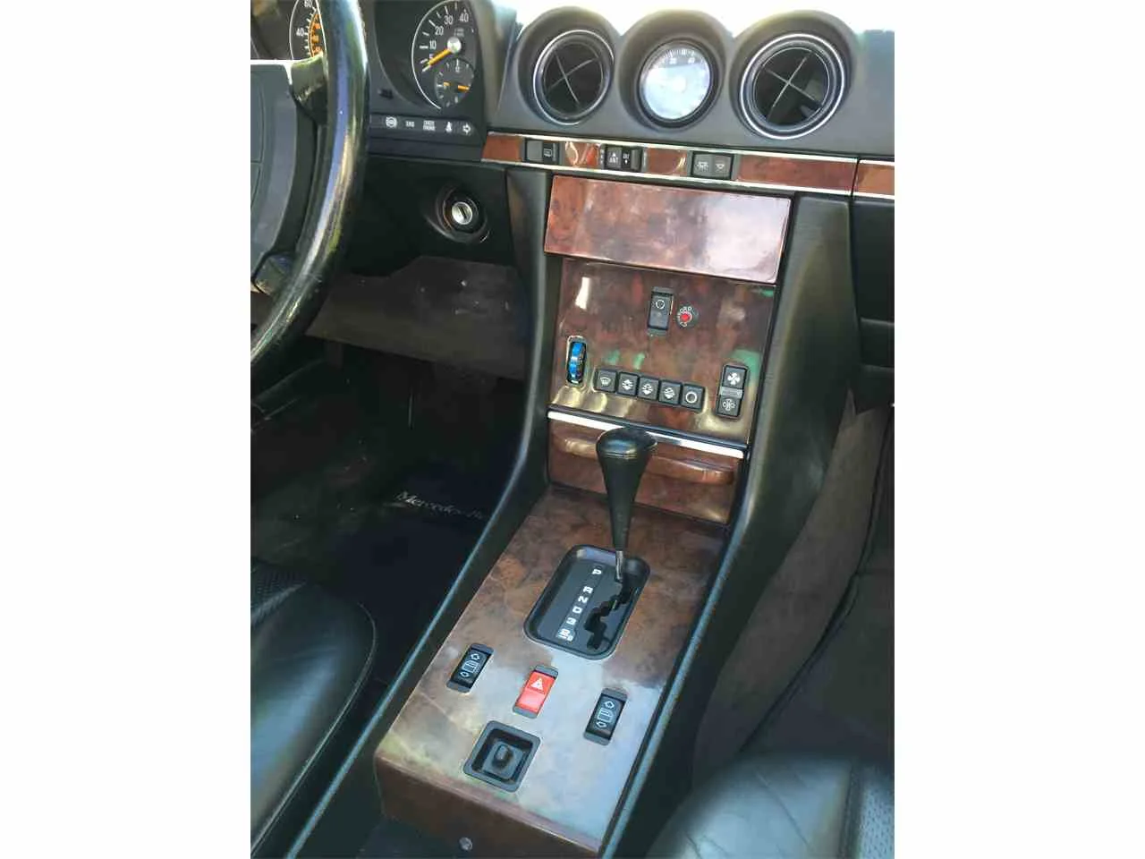 8119141-1989-mercedes-benz-560sl-std-c.jpg