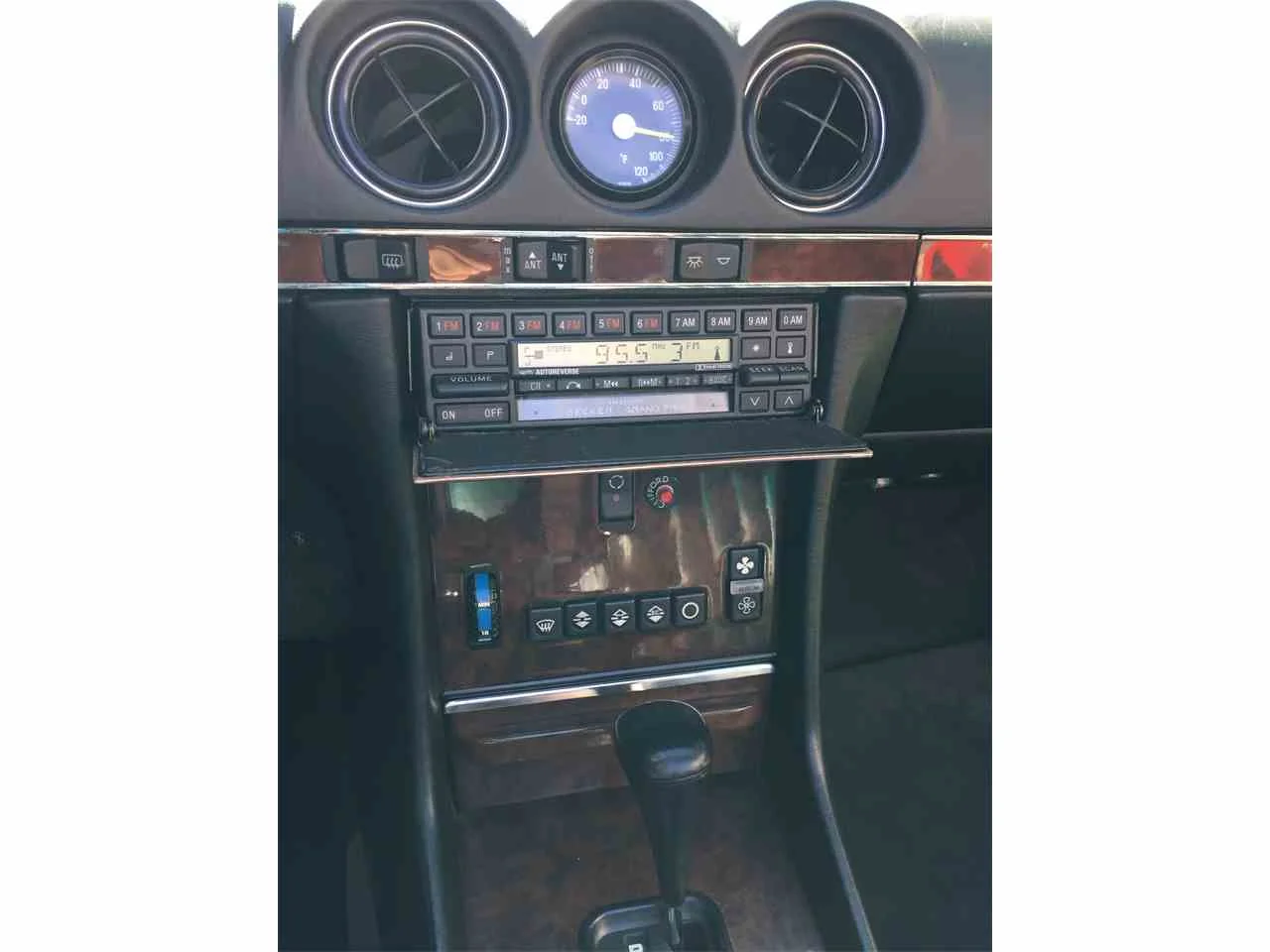 8119142-1989-mercedes-benz-560sl-std-c.jpg