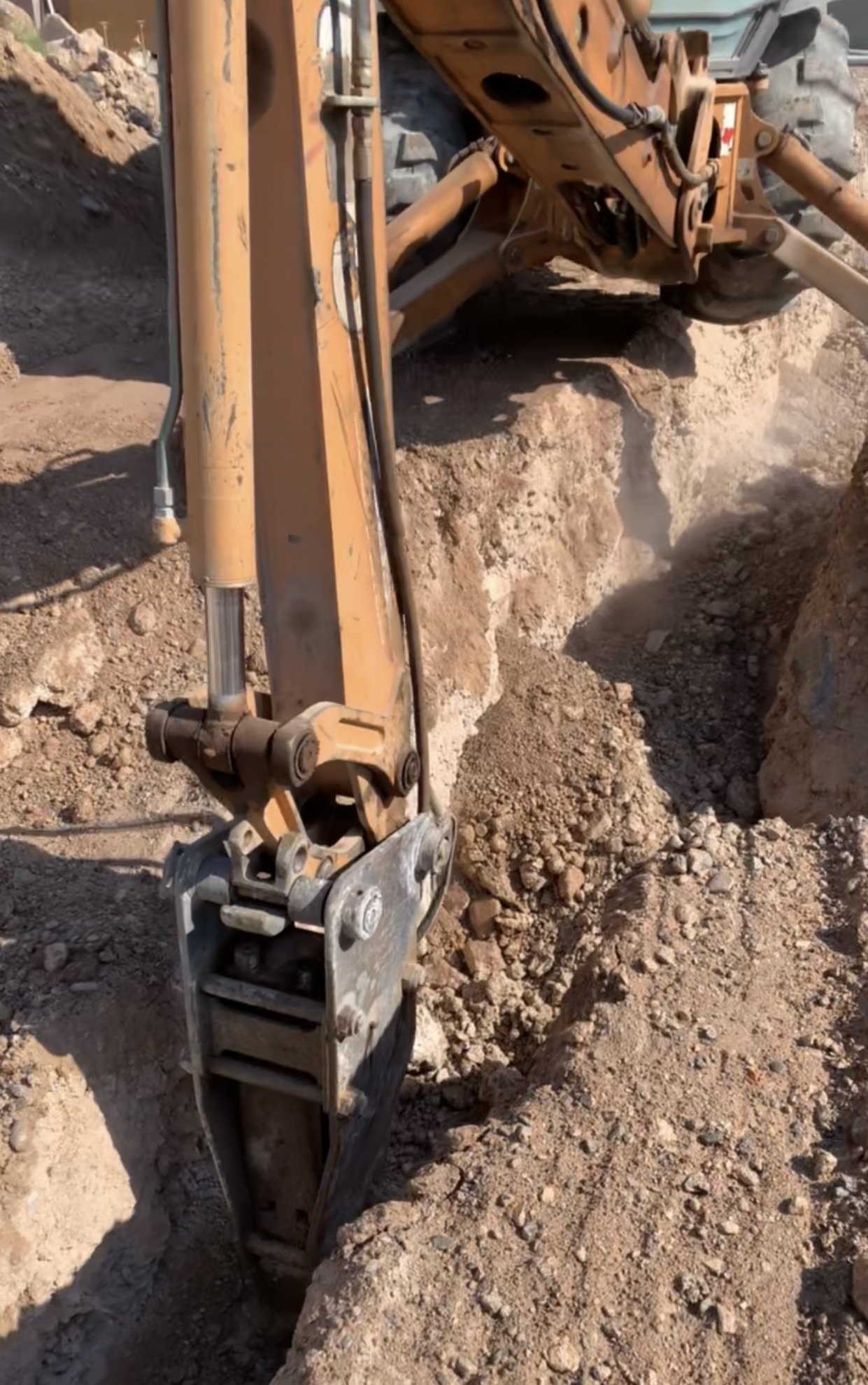 Mckinlay Excavation Las Vegas Equipment 4.jpg