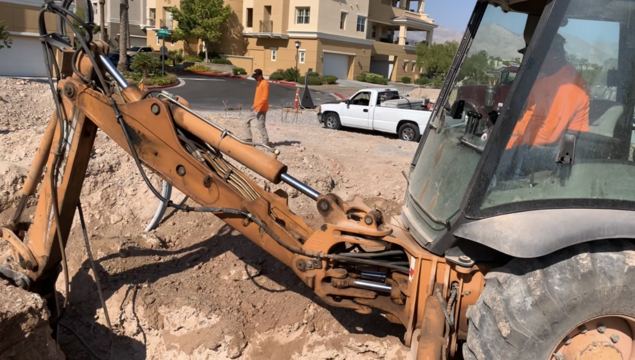 Mckinlay Excavation Las Vegas Equipment 13.jpg