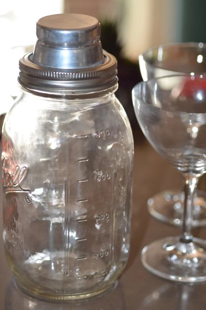 Best part is that the top can fit on any normal mouth Ball or Kerr canning jar so I can swap up the size of my shaker at any time. 