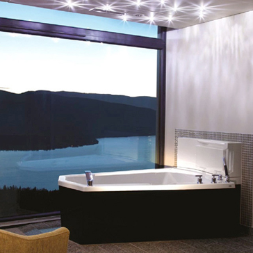 SWAROVSKI HOTEL BATHTUB