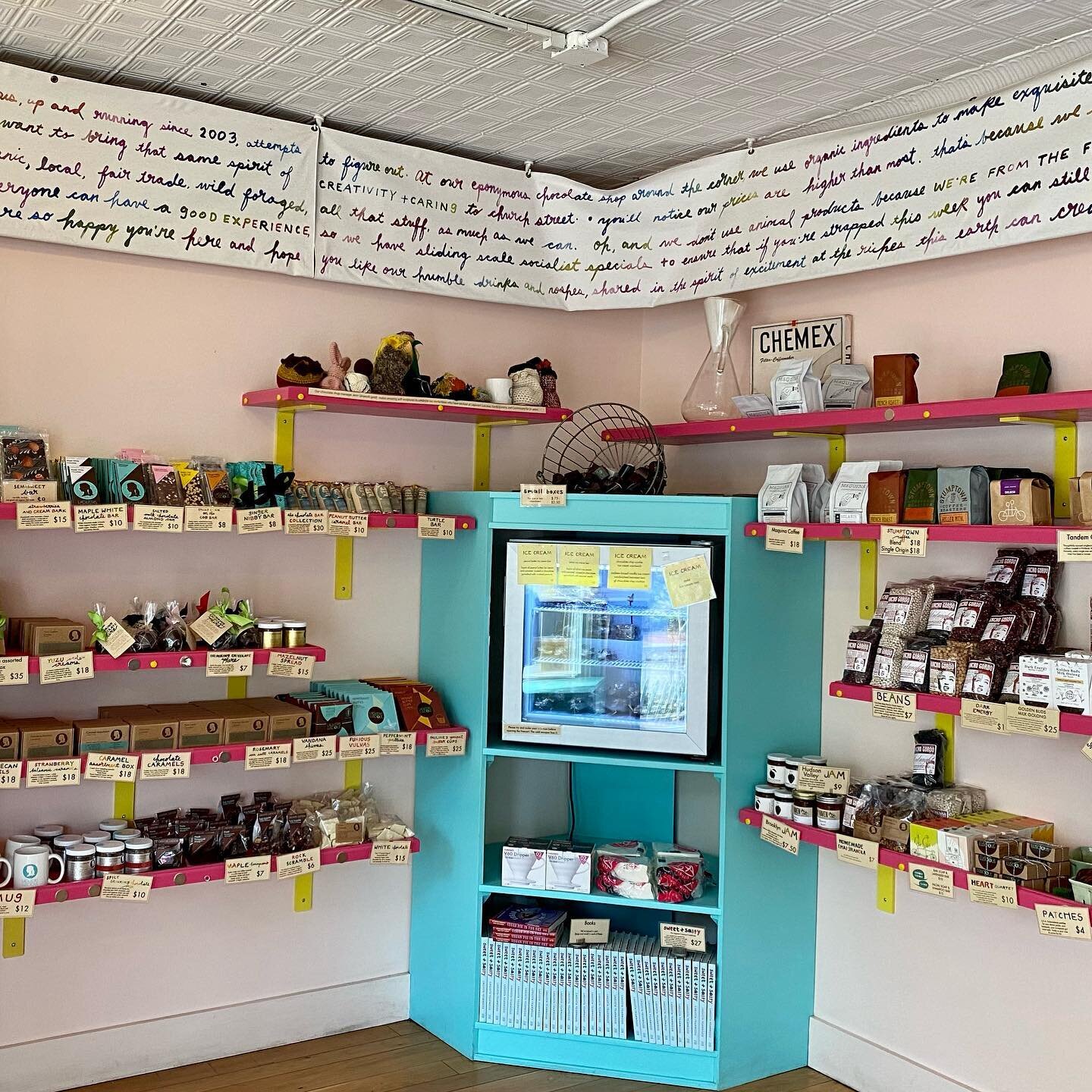 Ahhh, the amazing ethical and delicious space that is @llcommissary !!! With shelves stocked with @lagustasluscious vegan, fair trade and ethical chocolates! We step inside their space and breathe easy as if any of the world finally makes sense&helli