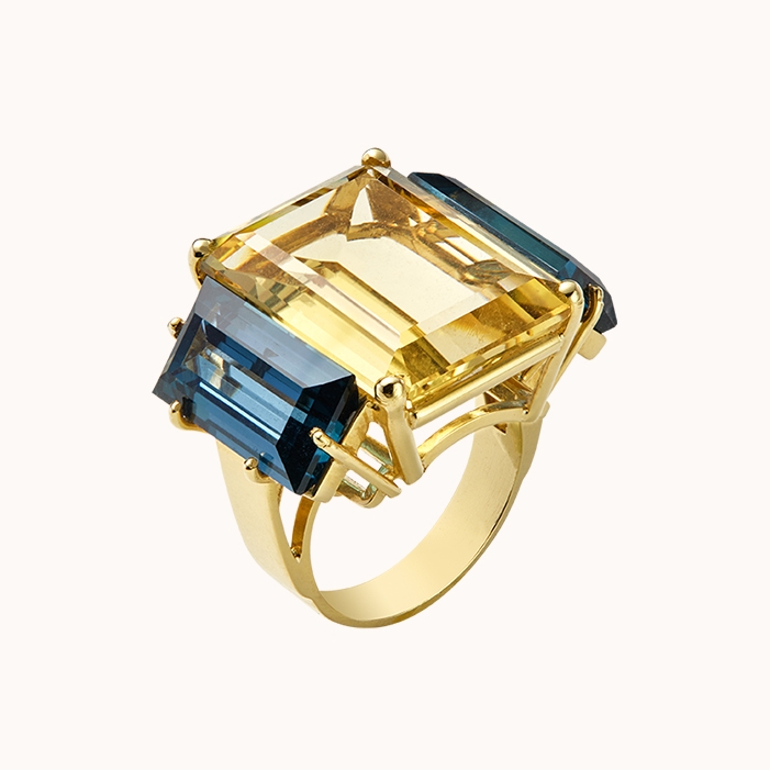 IreneLummertz_KellyRing_Side_Web.jpg