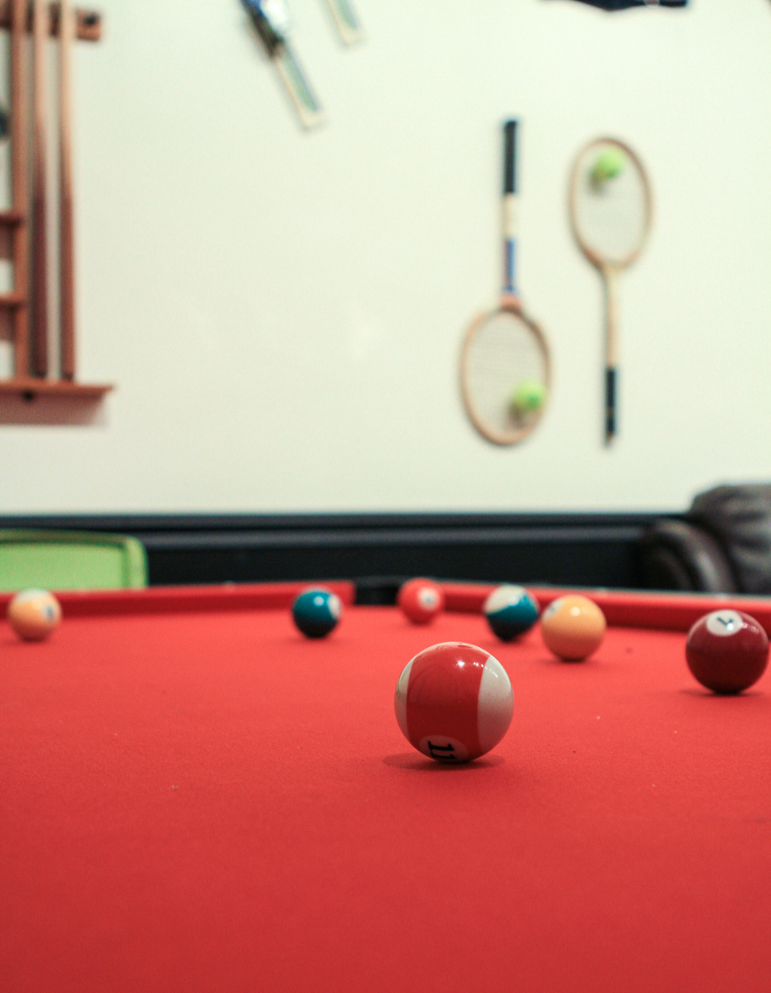  pool table 