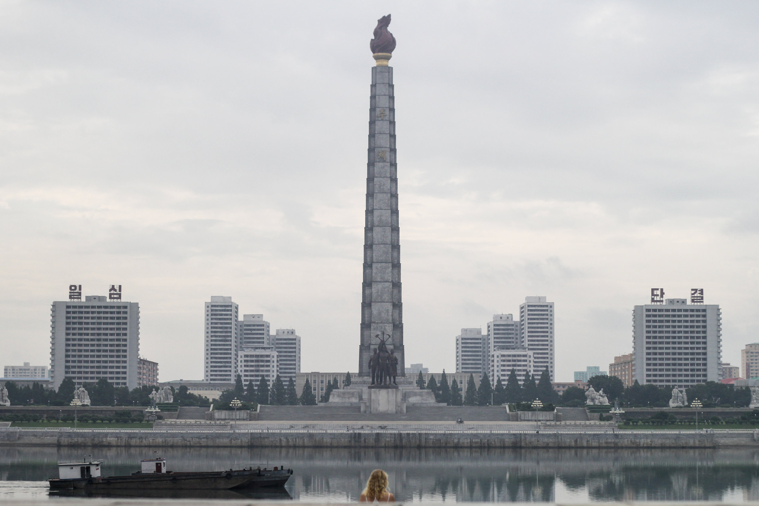  Pyongyang has lot's and lot's of wild monuments. 