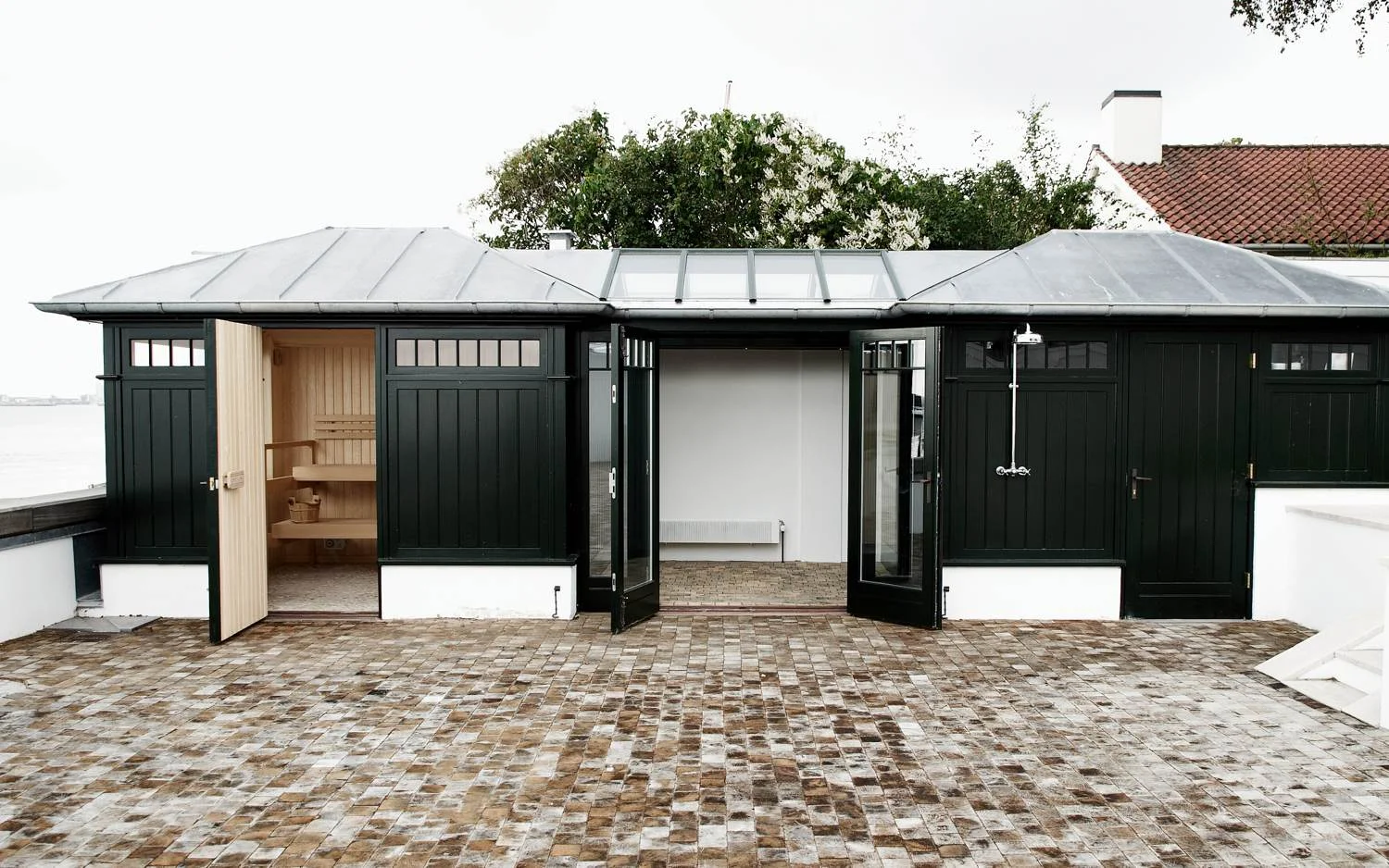 LEGIO PROJECT_Wooden tiles and sauna.jpg