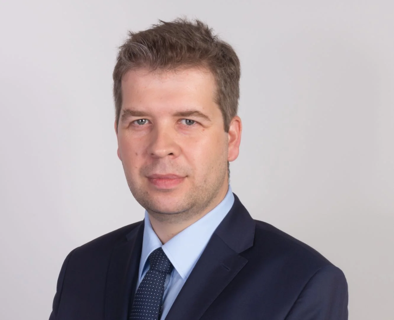 Tomasz Chwiałkowski, dyrektor zarządzający w funduszu Aligo Capital Sp. z o.o., który specjalizuje się w przedsięwzięciach z obszaru zaawansowanych technologii, medycyny, chemii, OZE, ochrony środowiska, biotechnologii oraz IT/ICT. 