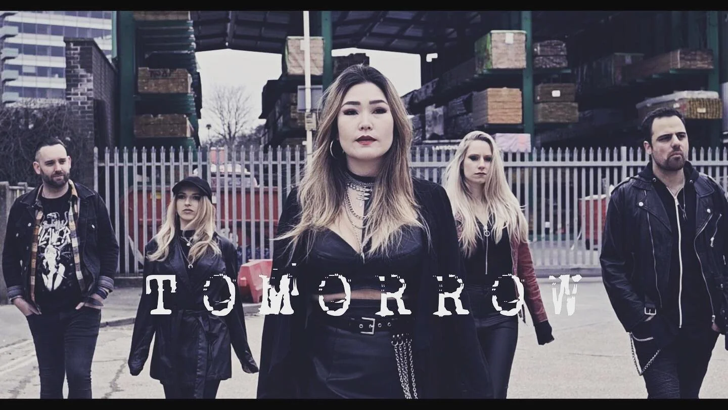 Ghost Town is out TOMORROW!! 🥳🥳😍
It will be live on all platforms after midnight tonight, this is your last chance to pre-save it! Link in our bio!
The music video will premiere at 7pm UK time on our YouTube channel 

.#dorja #ghosttown #newreleas
