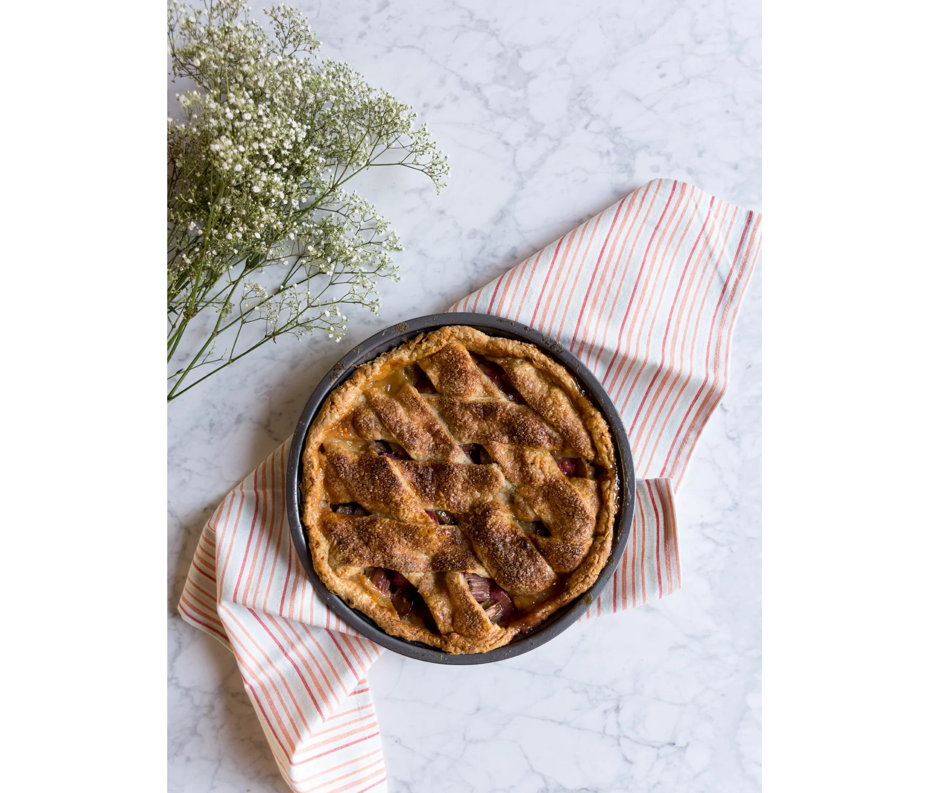 rhubarb ginger pie