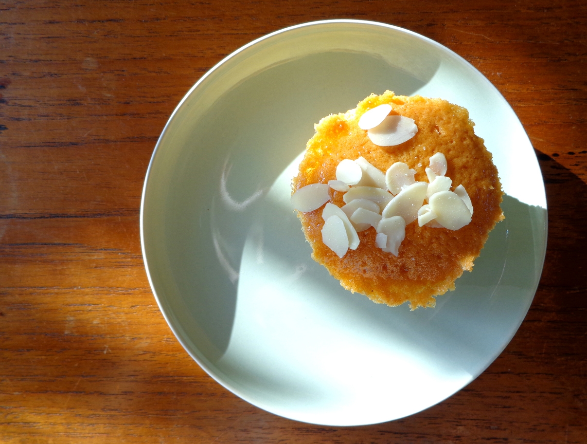 almond génoise