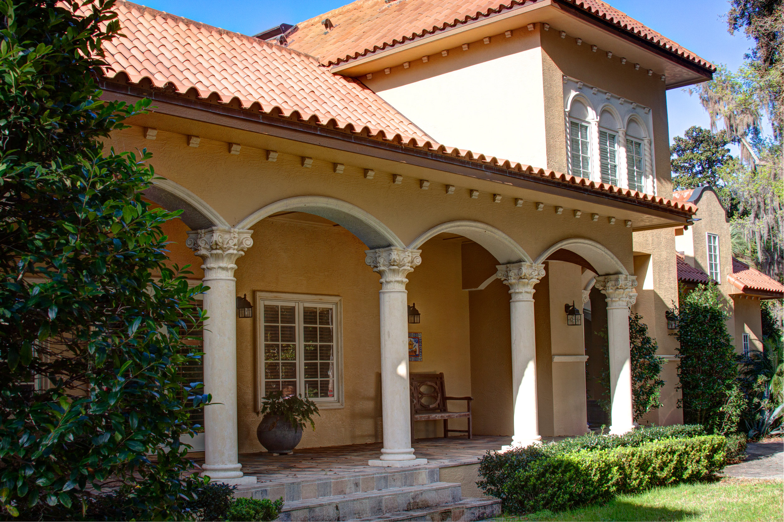 Crystal River ResidenceLocated on the banks of the Crystal River, this Mediterranean style home contains a main residence and a seperate guest suite accessed from a porte-cochere and roof terrace