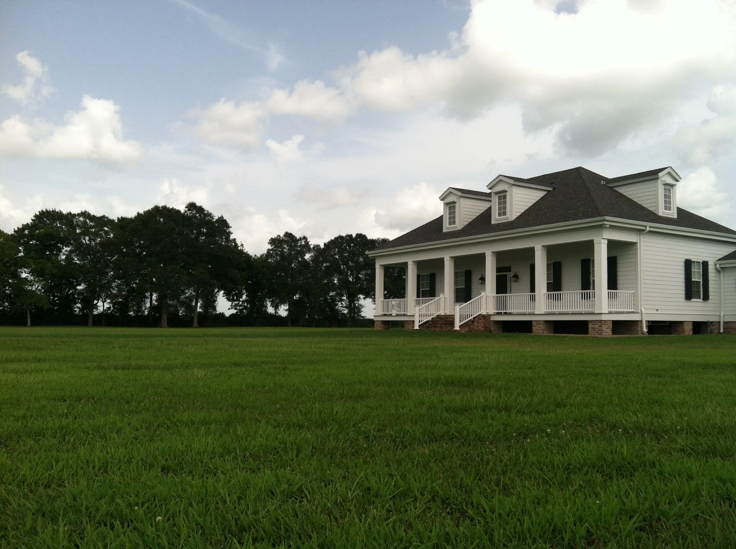 Mayhew ResidenceThis residence is located on the grounds of Oak Alley Plantation, a National Historic Landmark property along the Mississippi River in Louisiana. The home site is located at the rear of the developed portion of the property, with the…