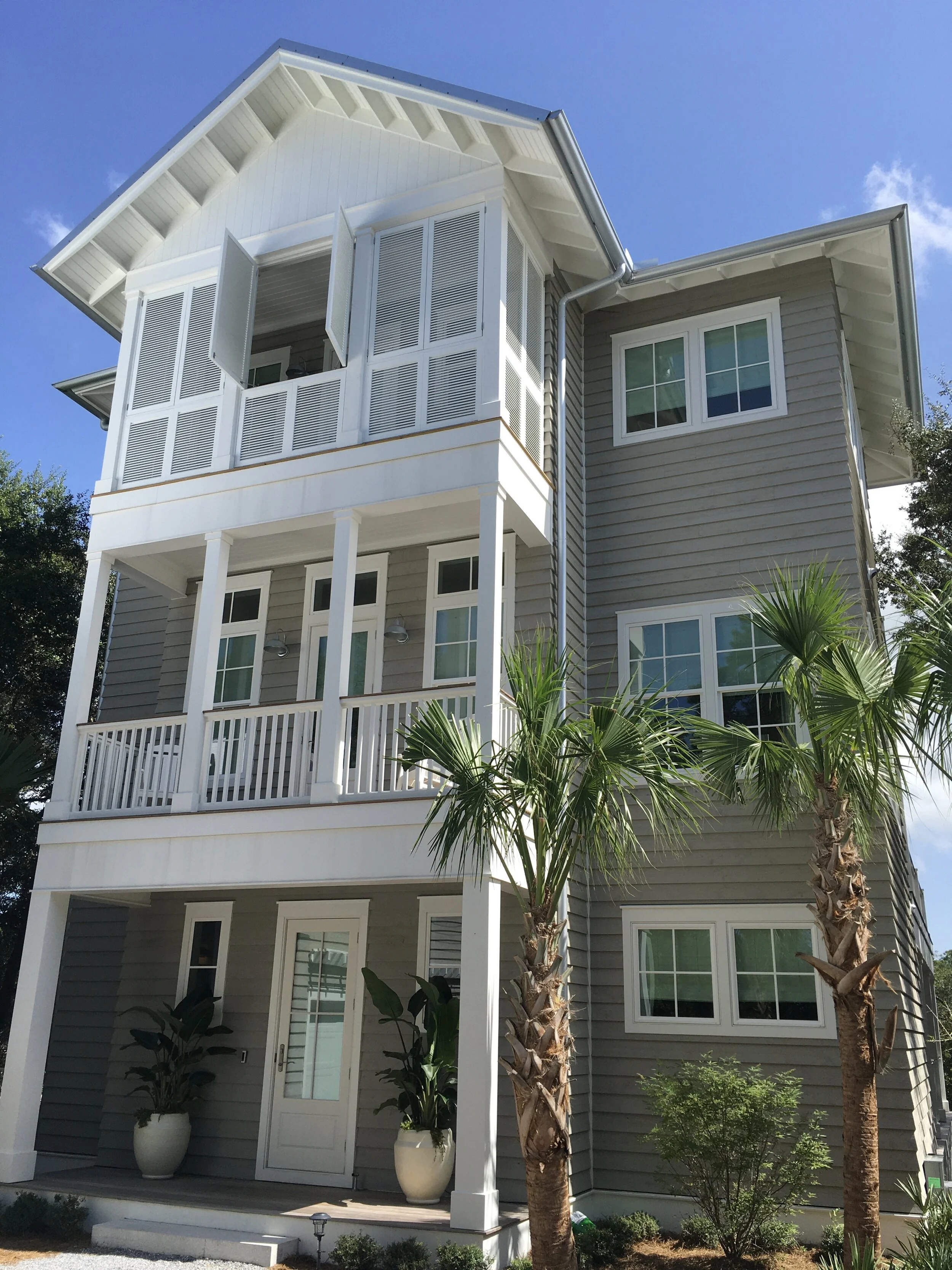 Anderson ResidenceThe site provided the inspiration for the design with all major rooms being afforded a view across the lake and towards a protected, forested area