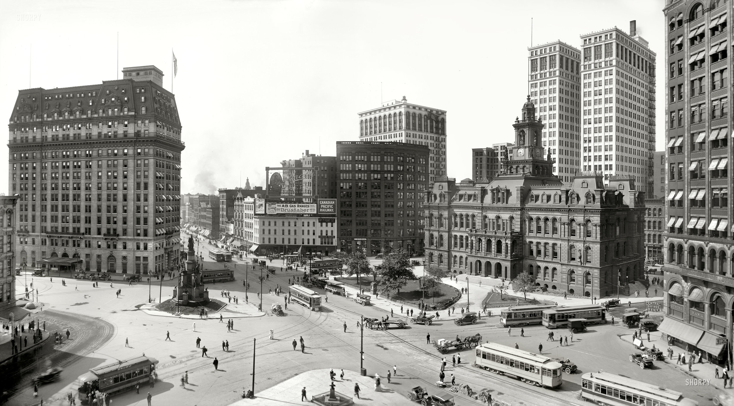 Detroit_Panorama_2.jpg