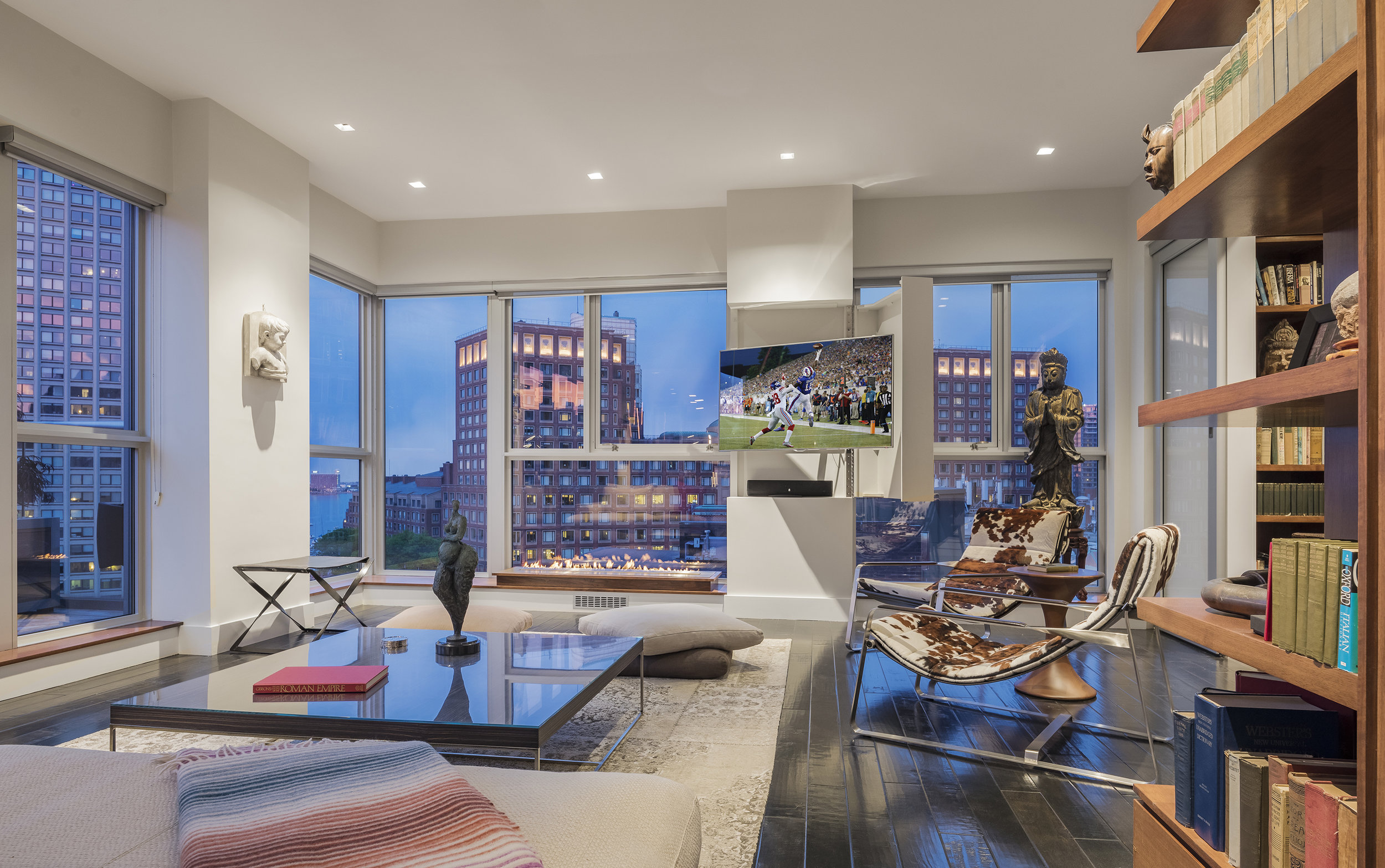 Broadluxe Residence