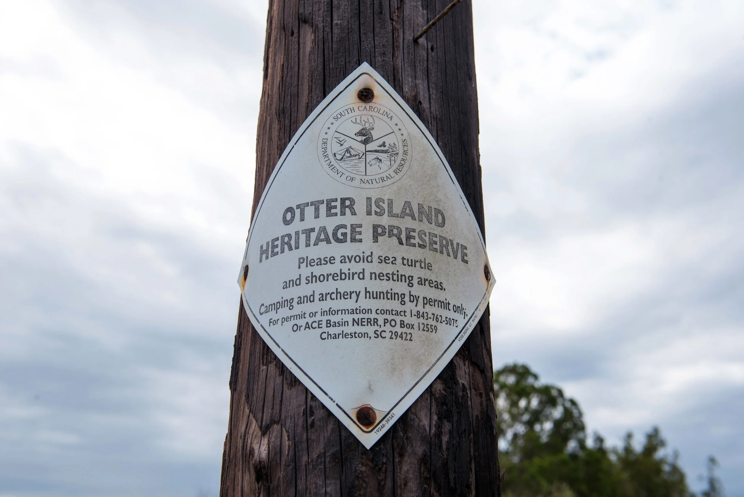 DNR sign posted on Otter Island.
