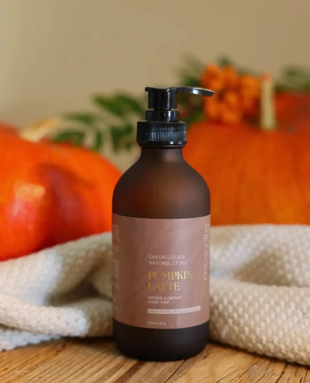 New autumn scents have arrived 🍁 Your favorite Swiss bath and body products now in cozy warm notes.