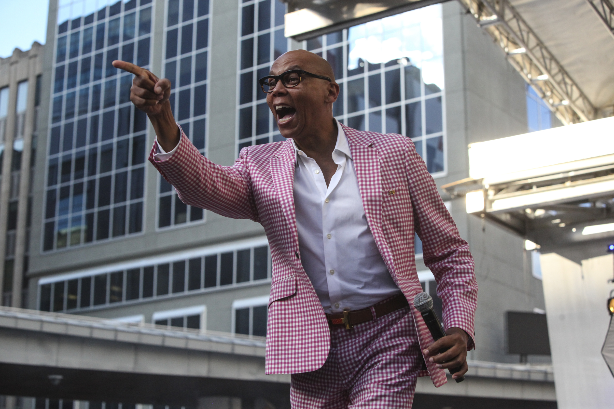 RuPaul Charles speaking at Toronto Pride 2016 in Yonge-Dundas Square
