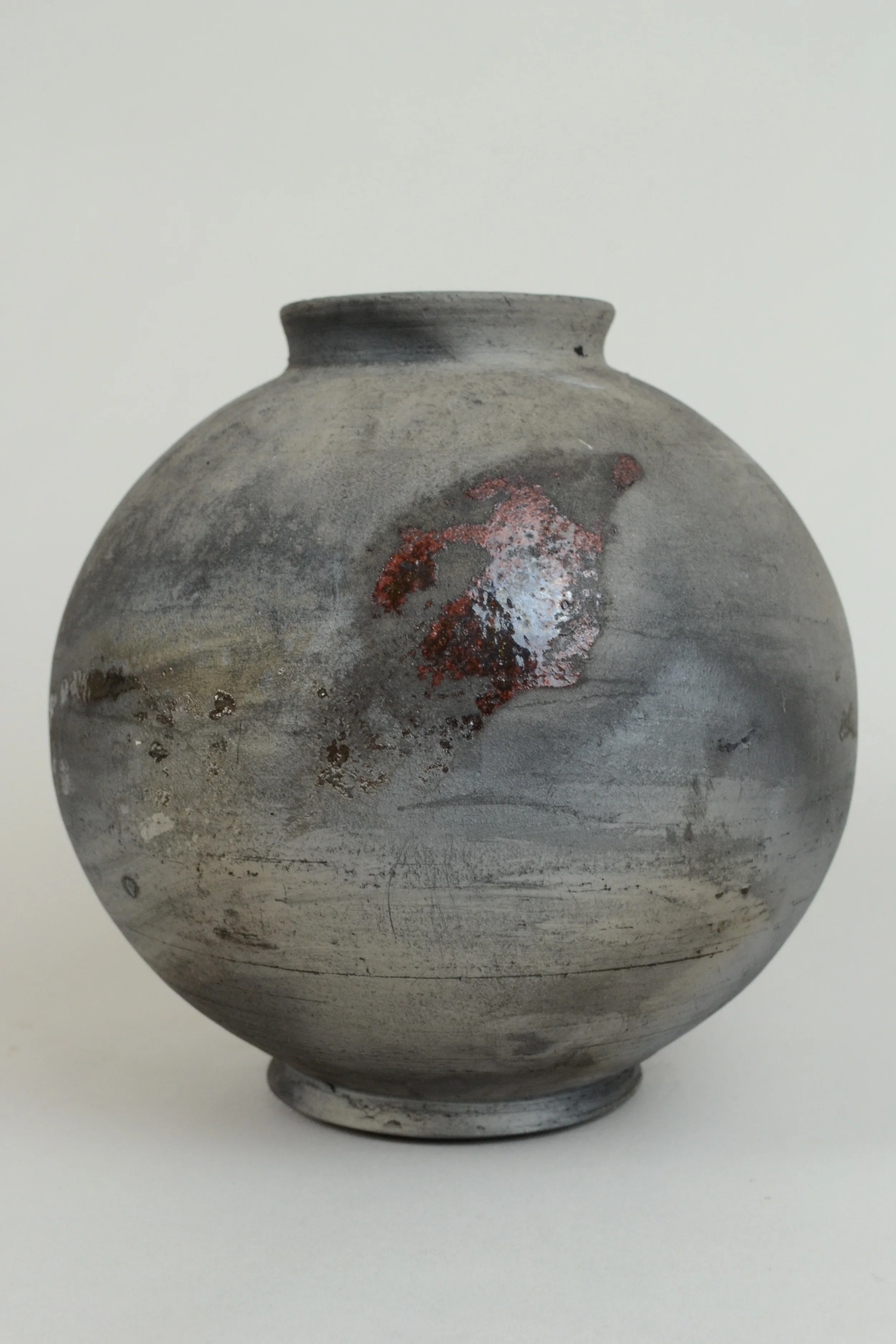 blackware moon jar 4.jpg