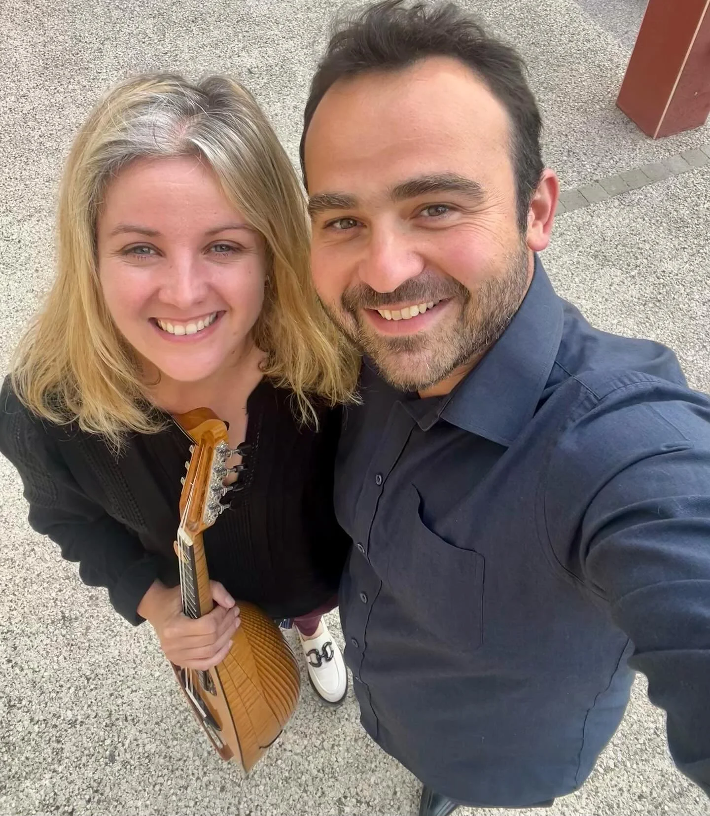 Start of our summer concerts with Avjnel Laska, with our Italian program featuring beautiful works by Calace, Marucelli, Monti and other surprises!

***

D&eacute;but de nos concerts d&rsquo;&eacute;t&eacute; avec Avjnel Laska avec notre programme it