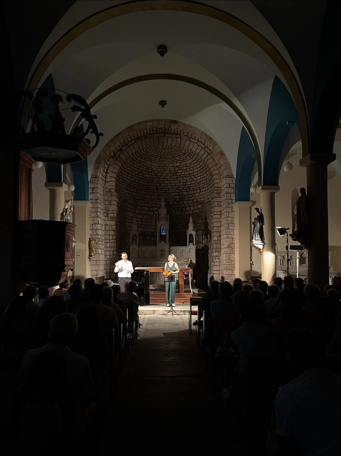 Great time spent in Ari&egrave;ge for our concert with Avjnel Laska in front of a full house and a warm audience!

Thanks to the whole team for organizing the concert and for the great memories 🔥.

📝 Back article about the concert on @ladepechedumi