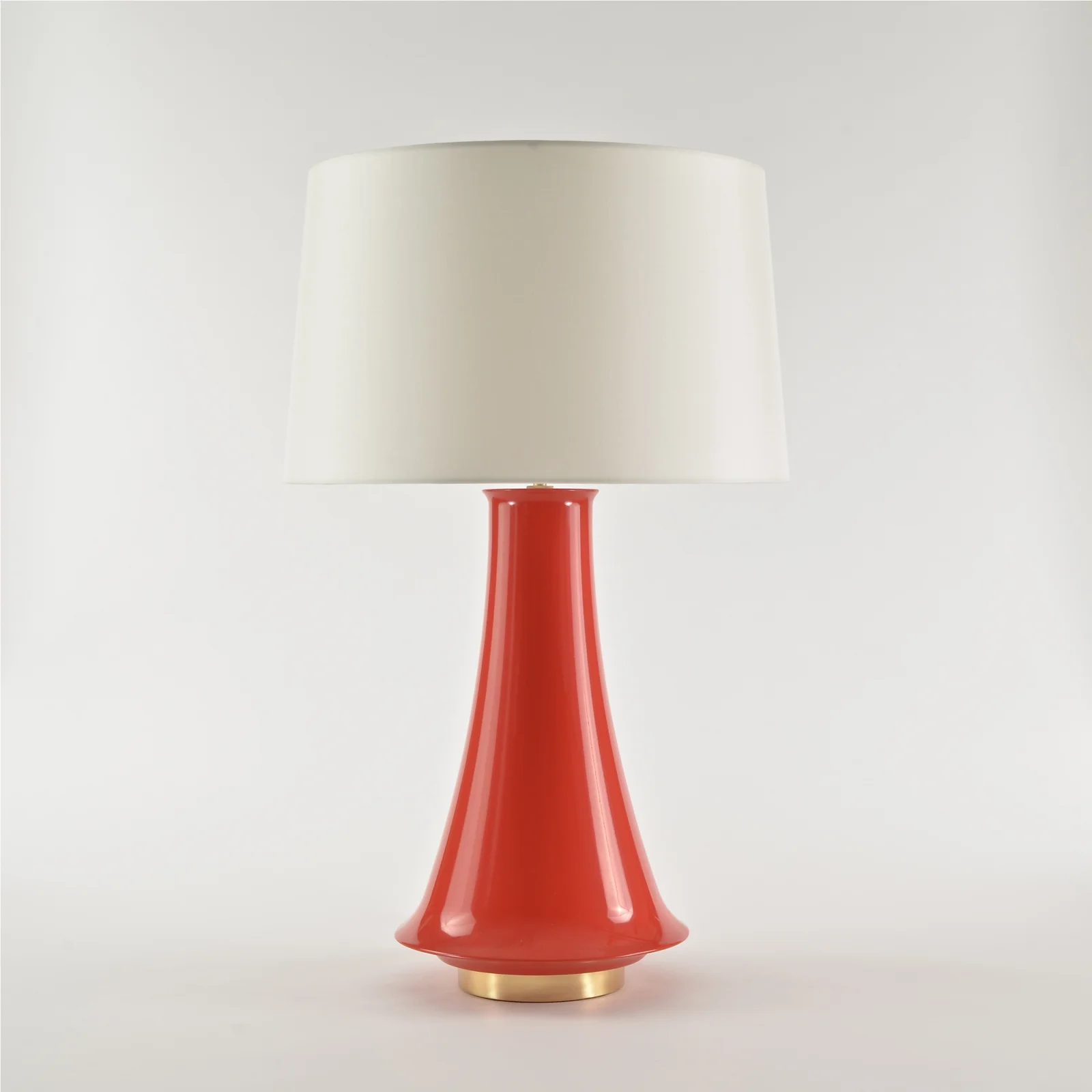 Eartha_tablelamp_Red.jpg
