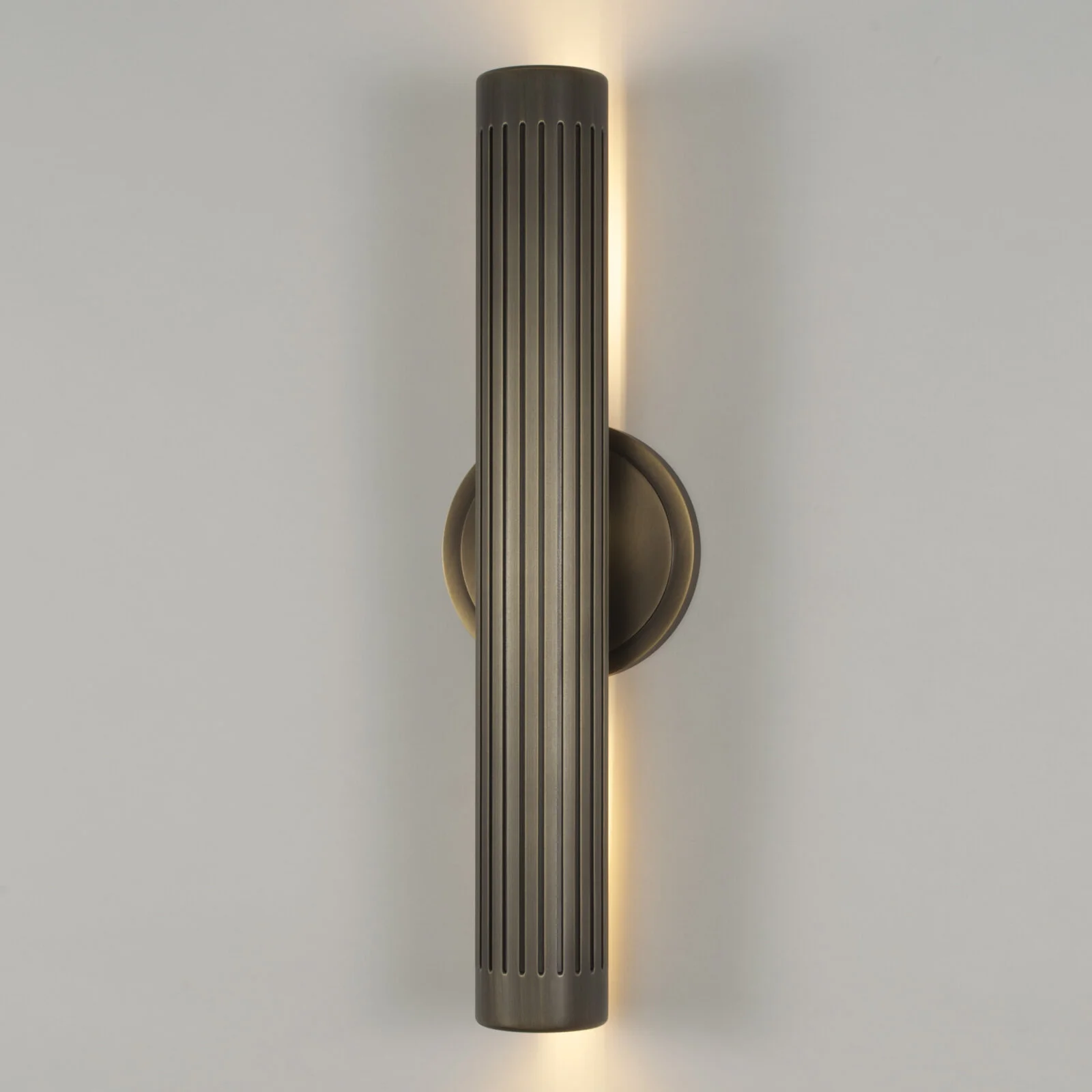 Salgado Saucier_Mitchum wall sconce_Antique brass.jpg