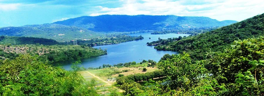 Lake Volta, Eastern Ghana © Sandister Tei (sandistertei@gmail.com) / Wikimedia Commons