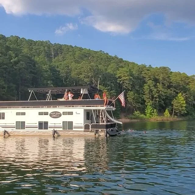 Wake Zone Luxury Houseboat Rentals on Lake Ouachita