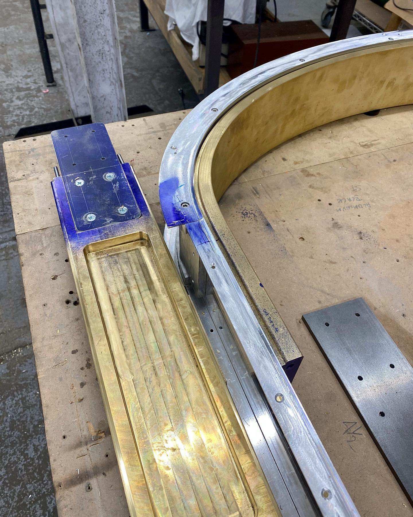 Fitting and assembly of the custom brass door arches and framework. 

#customdoor #customdoors #framework #metalarchitecture #doordesign #metalbending #metalforming #custommetal #customfabrication #custommetalfabrication #metalfabrication #metalfabri