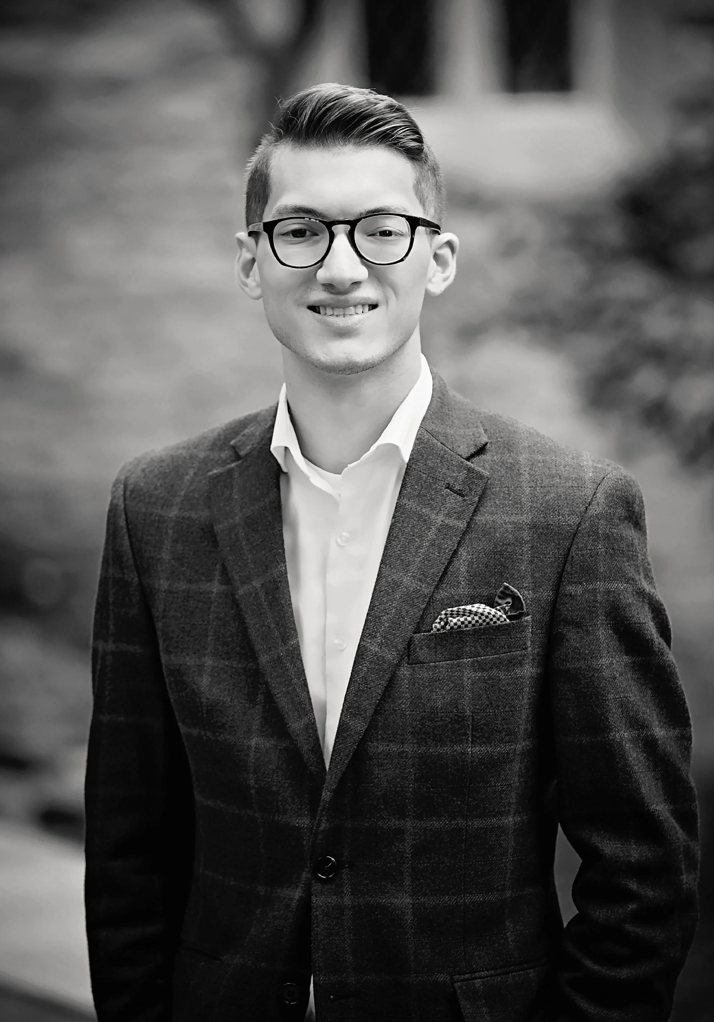 headshot-09.jpg